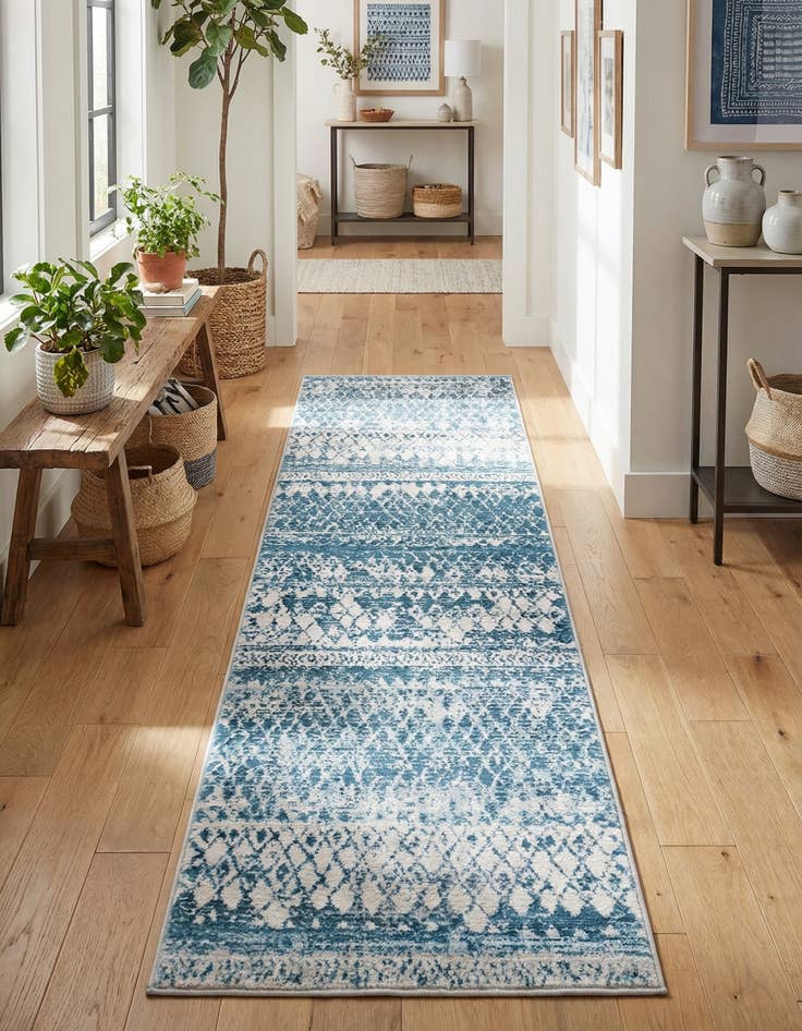 Detail image of 2' 2 x 6' Leipzig Runner Rug