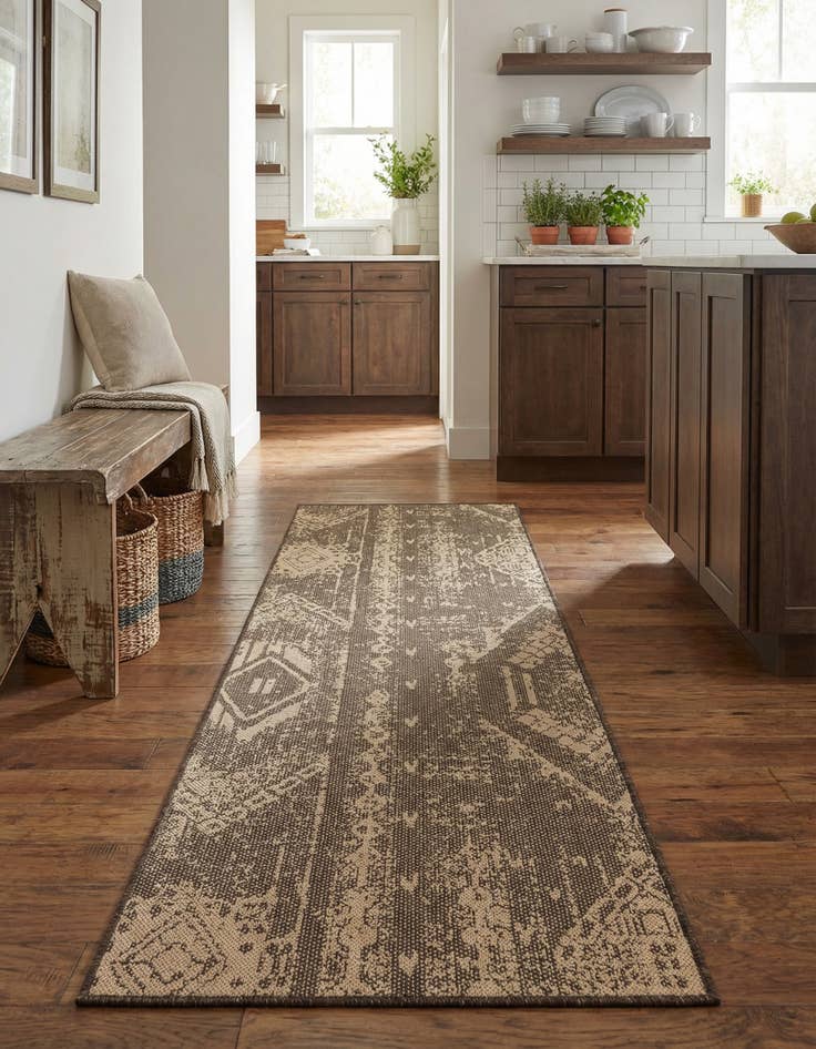 Detail image of 2' 9 x 8' Dunes Runner Rug