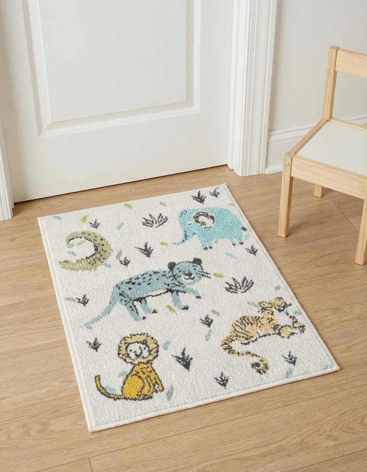 Detail image of 2' 2 x 3' Animals Whimsy Kids Rug