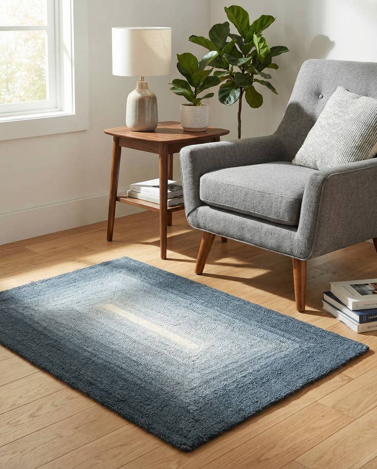 Detail image of 2' x 3' 1 Ombre Wool Rug