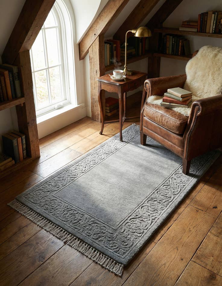 Detail image of 2' 7 x 4' 11 Hand Knotted Darya Wool Rug