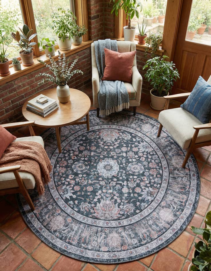Detail image of 7' 10 x 7' 10 Yara Round Rug