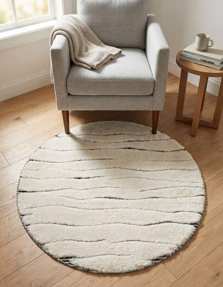 Detail image of 3' x 3' Prismatic Round Rug