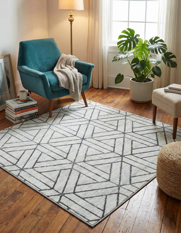 Detail image of 5' 3 x 5' 3 Lattice Trellis Square Rug