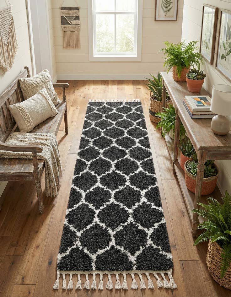 Detail image of 2' 7 x 8' 2 Lagom Shag Runner Rug