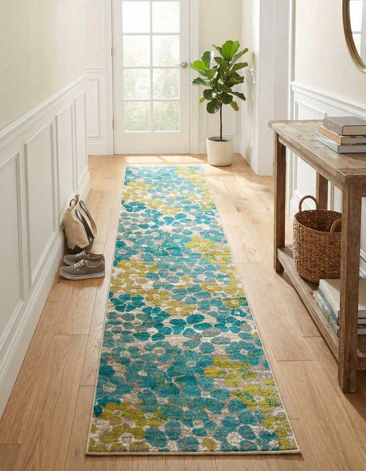 Detail image of 3' x 12' Azalea Runner Rug