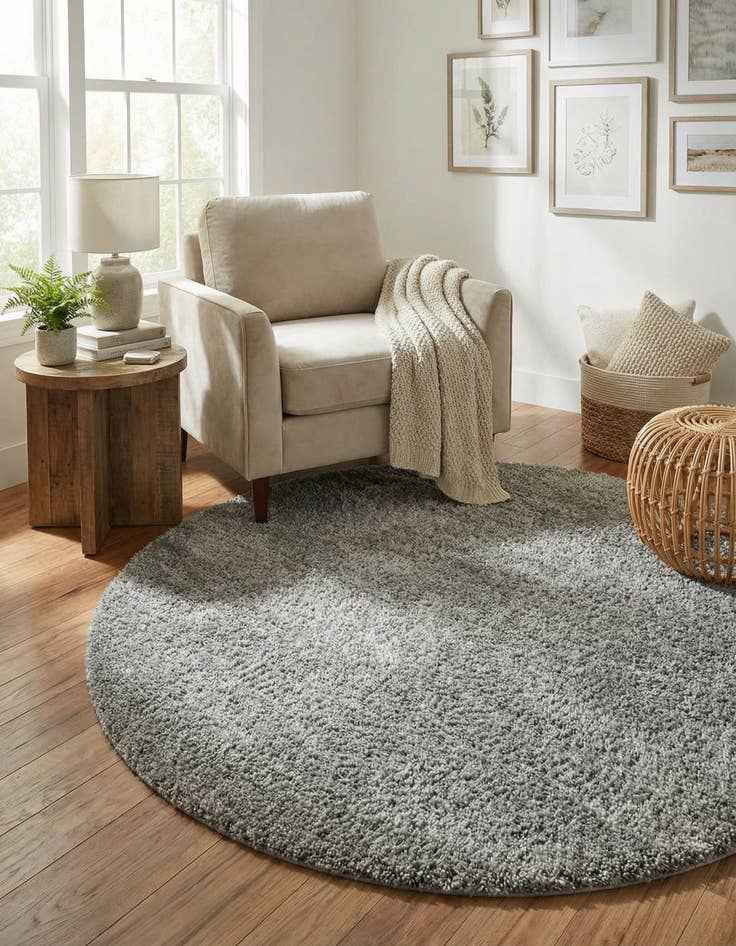 Detail image of 5' 3 x 5' 3 Jill Zarin Shaggy Chic Round Rug