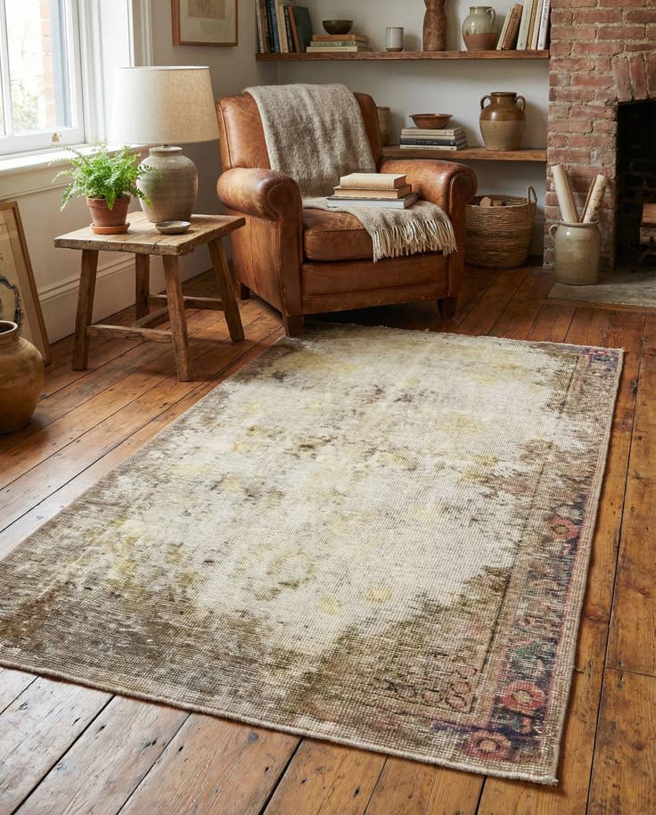 Detail image of 3' x 4' 8 Hand Knotted Ultra Vintage Persian Wool Rug