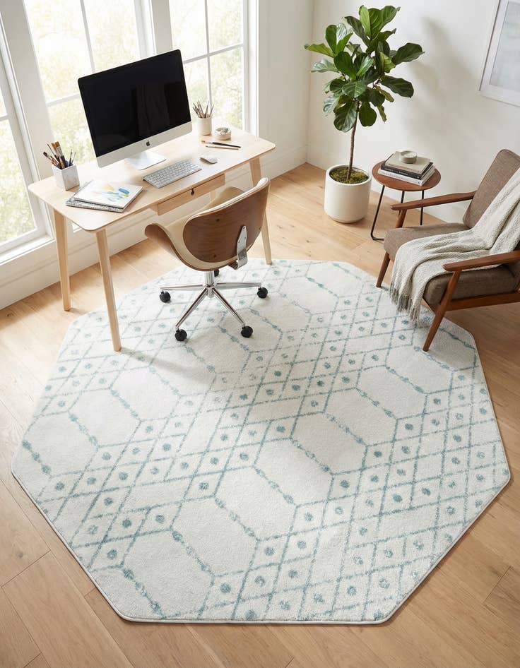 Detail image of 7' 10 x 7' 10 Paxon Trellis Octagon Rug
