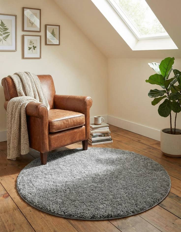 Detail image of  3' 3 x 3' 3 Soft Solid Shag Round Rug