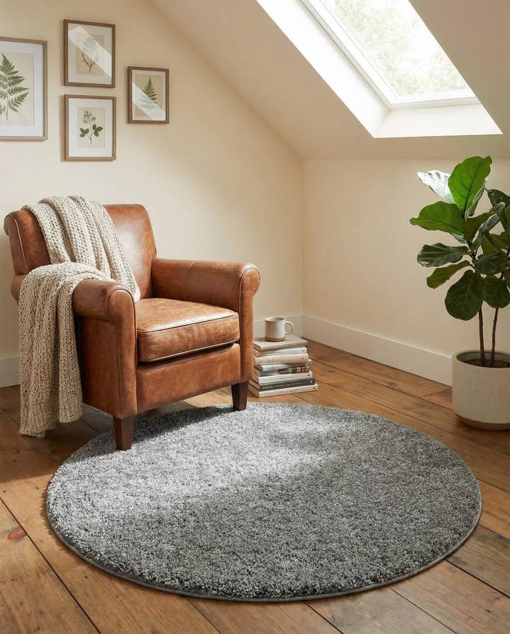 Detail image of 3' 3 x 3' 3 Soft Solid Shag Round Rug