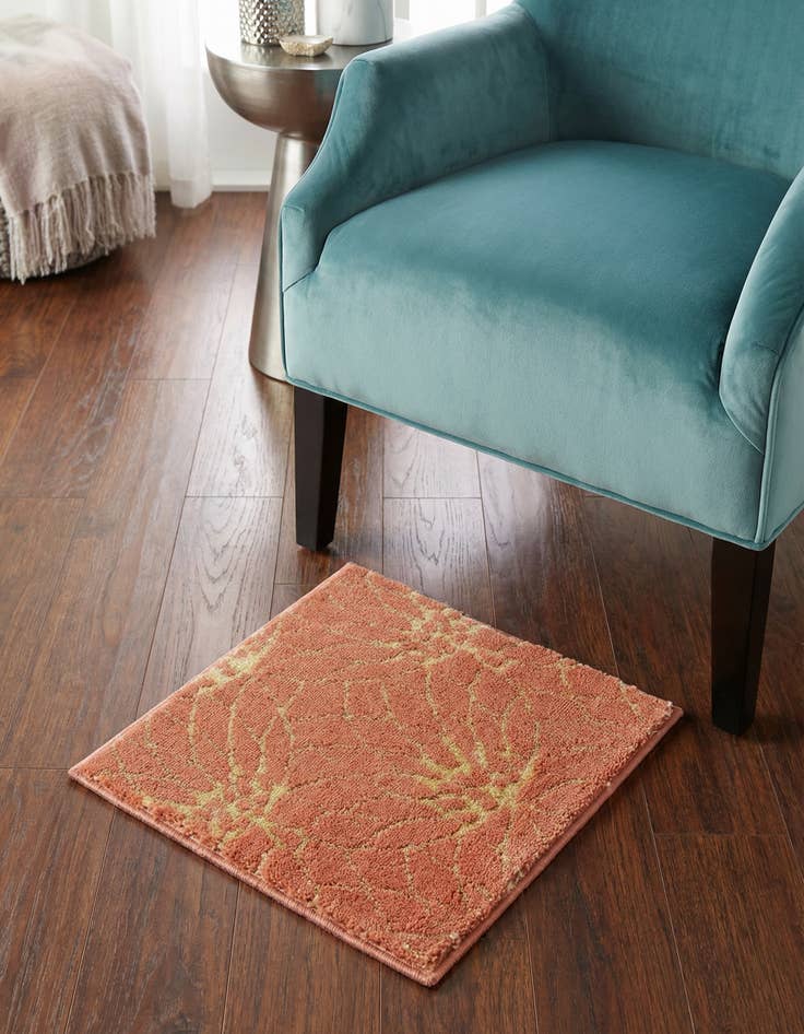 Detail image of 1' 4 x 1' 4 Marilyn Monroe&trade; Glam Dahlia Sample Rug