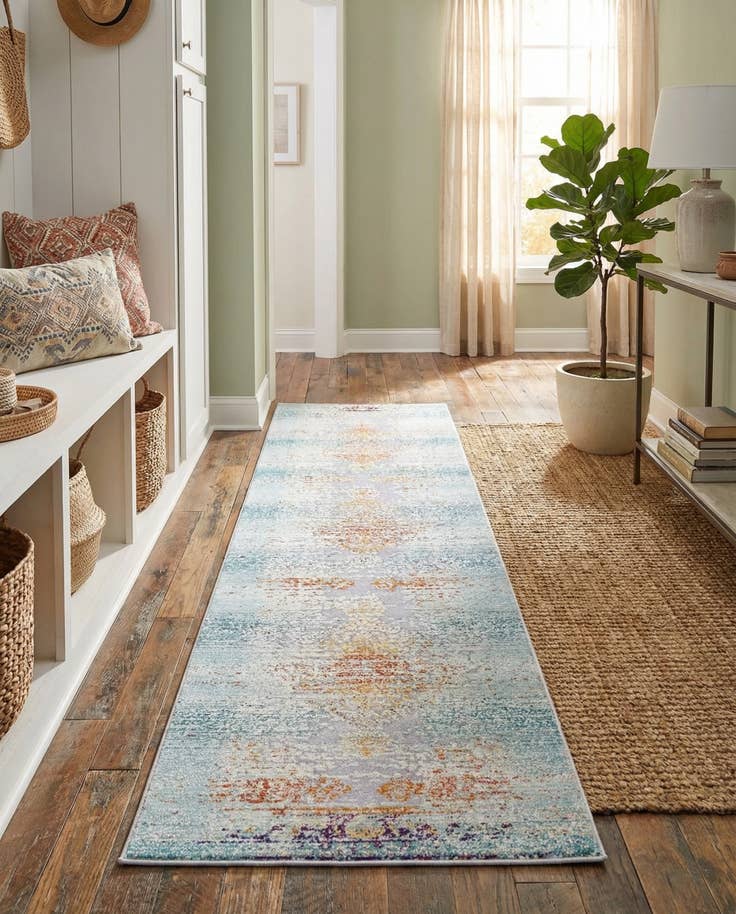 Detail image of 2' 7 x 9' 10 Budapest Runner Rug