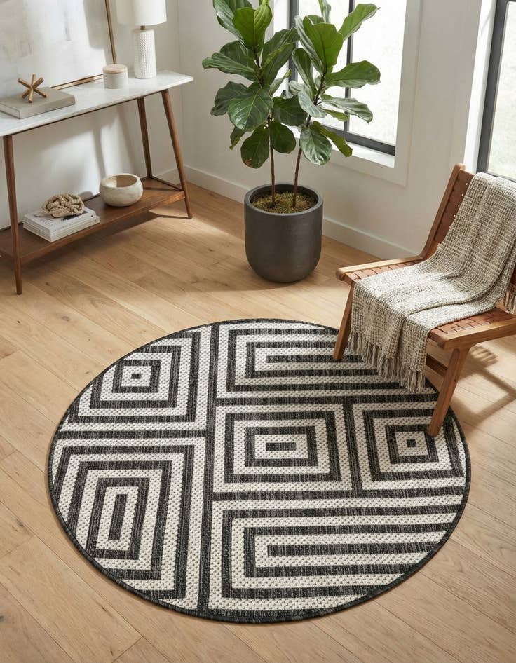 Detail image of 3' x 3' Washable Modern Indoor / Outdoor Round Rug