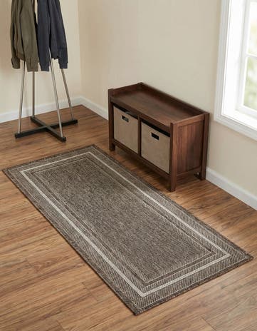 2' x 4' Easy-Clean Border Indoor / Outdoor Runner Rug
