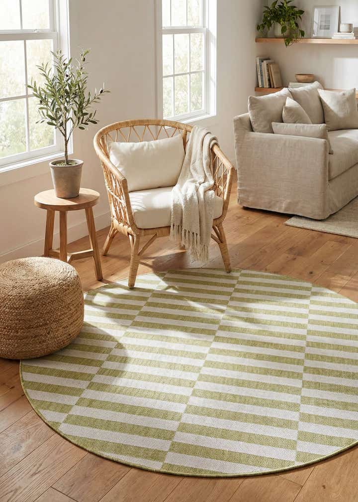 6' x 6' Easy-Clean Striped Indoor / Outdoor Round Rug