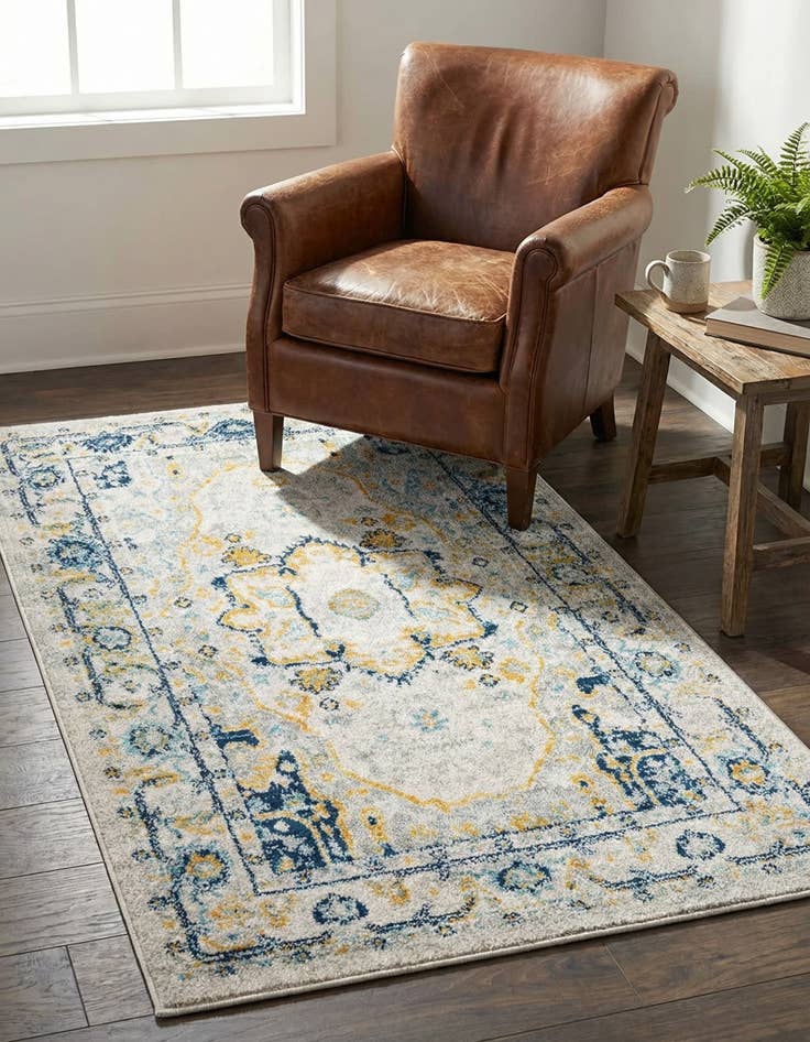 Detail image of 3' 3 x 5' 3 Madeline Vintage Rug