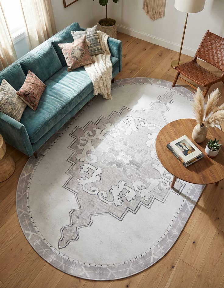 Detail image of 7' 6 x 10' 6 Washable Timeless Oval Rug
