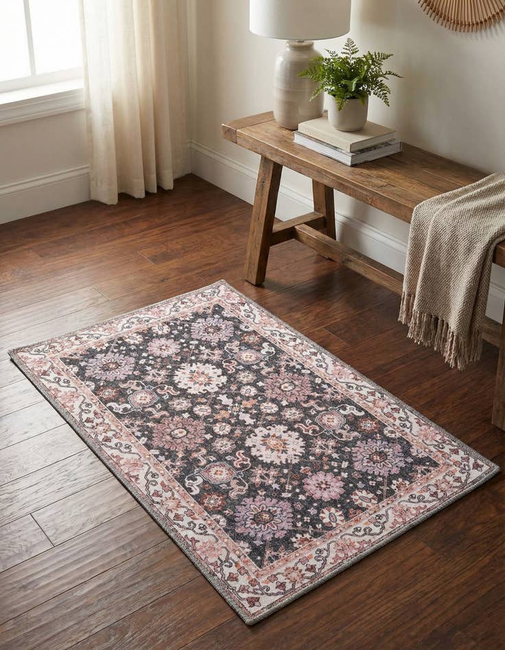 Detail image of 2' x 3' 1 Washable Timeless Rug