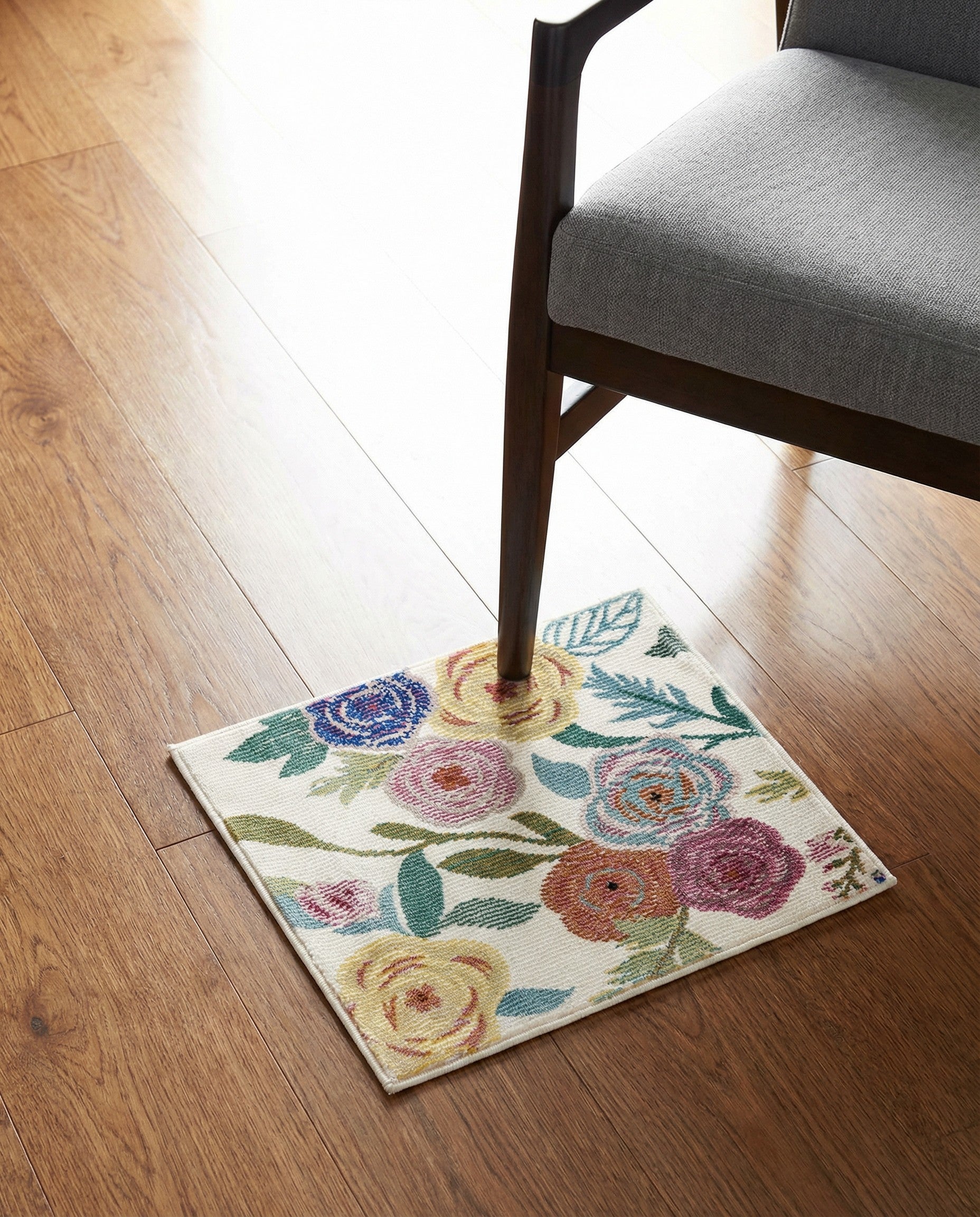 1' 4 x 1' 4 Blossom Sample Rug