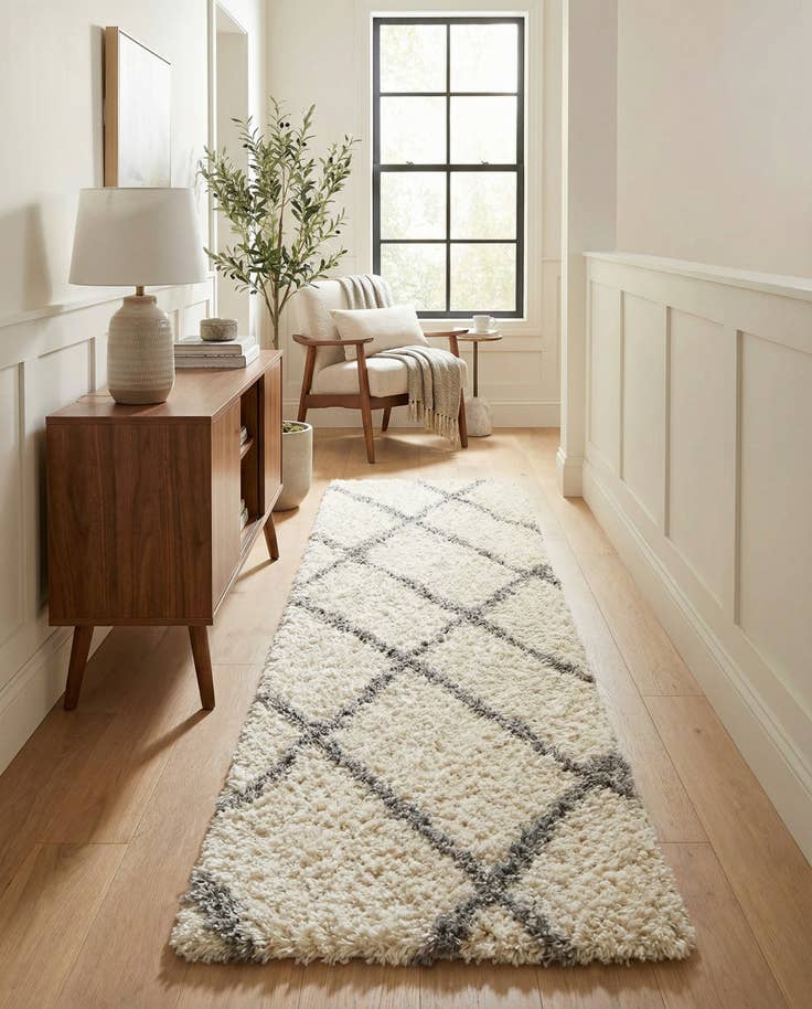 Detail image of 2' 7 x 10' Infinity Shag Runner Rug