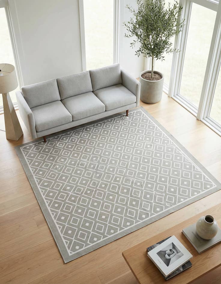 Detail image of 7' 10 x 7' 10 Washable Lattice Indoor / Outdoor Square Rug