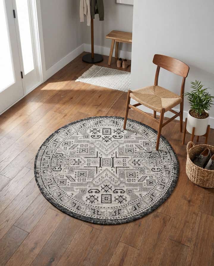 3' x 3' Easy-Clean Aztec Indoor / Outdoor Round Rug