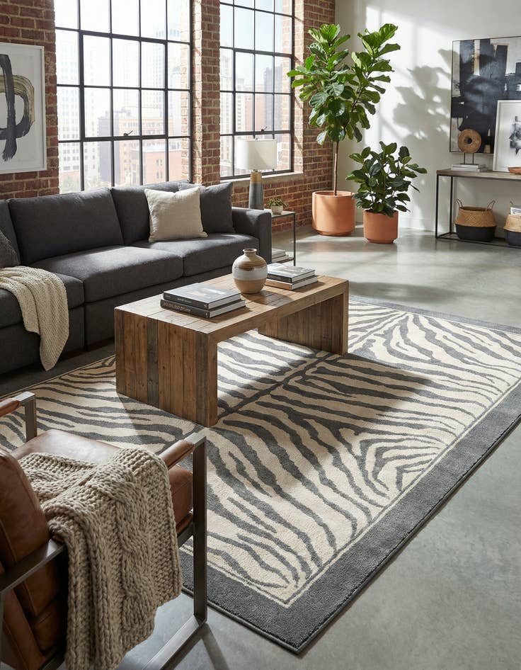 Detail image of 7' 10 x 10' Savannah Rug