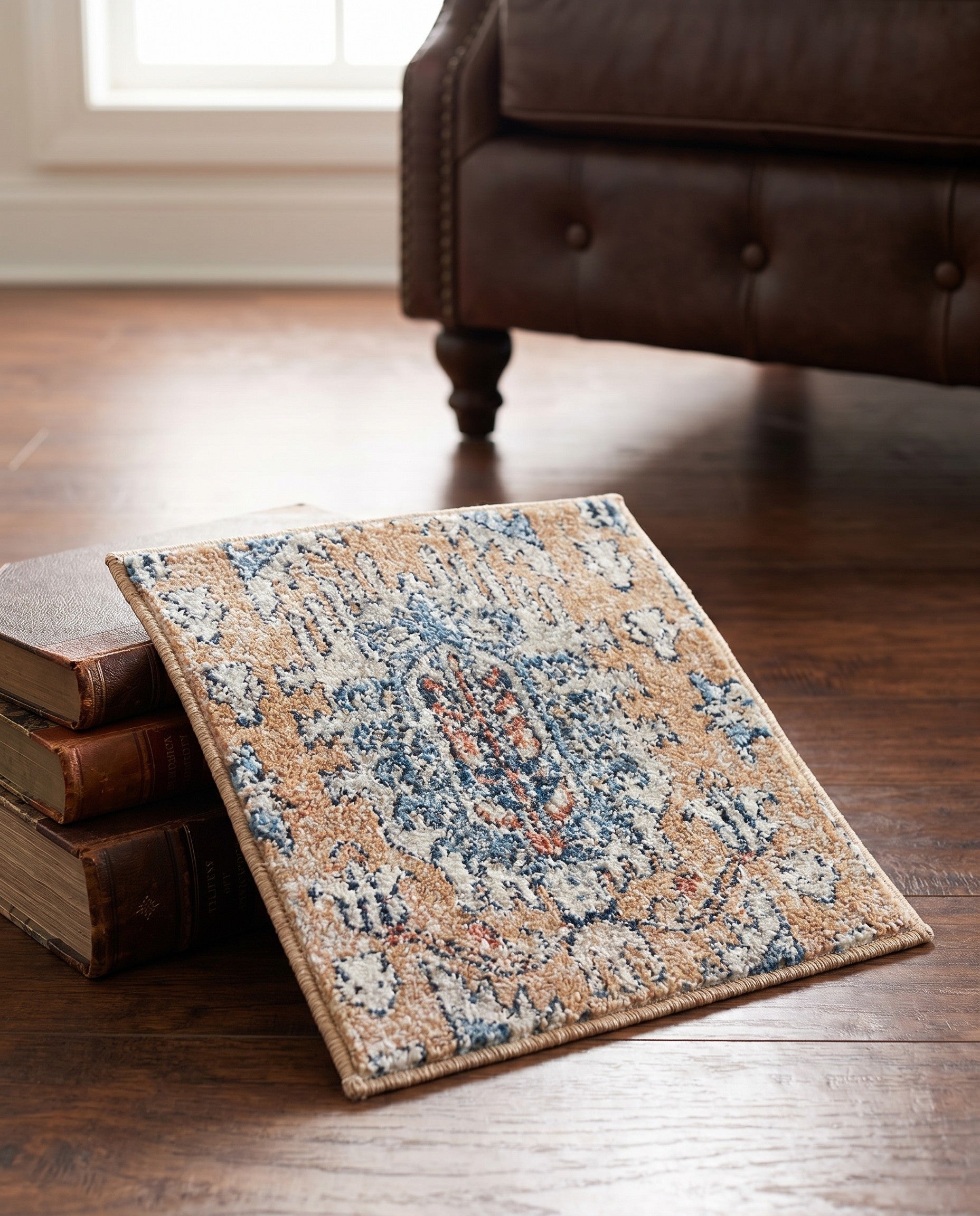 1' 4 x 1' 4 Nyla Sample Rug