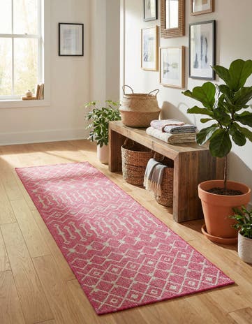 Fuschia Easy-Clean Trellis Indoor / Outdoor Runner Rug