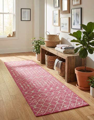 Fuschia Easy-Clean Trellis Indoor / Outdoor Runner Rug