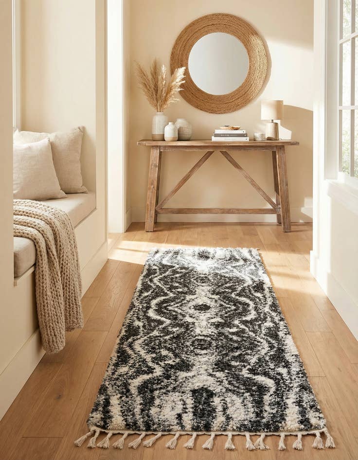 Detail image of 2' 7 x 8' 2 Lagom Shag Runner Rug