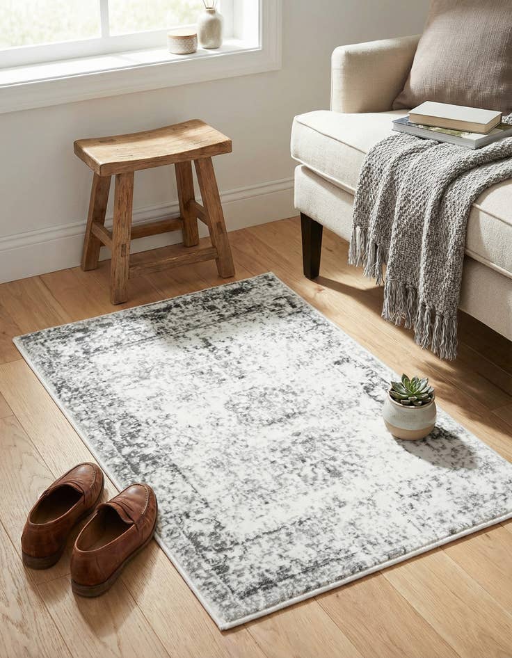 Detail image of 2' x 3' Monaco Rug