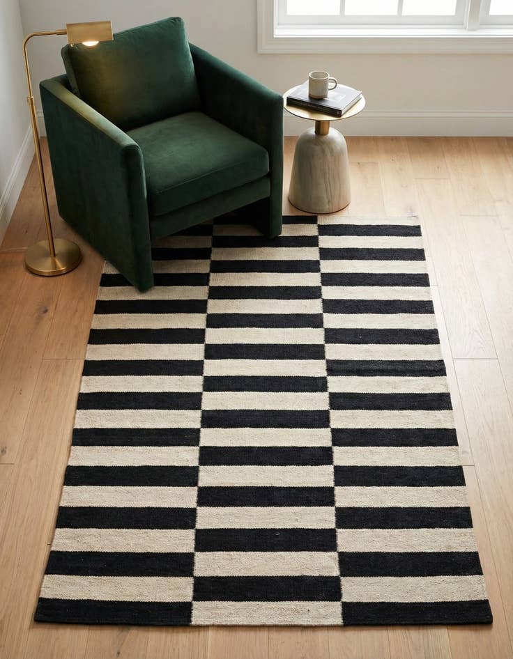 Detail image of 3' 4 x 4' 10 Hand Woven Kilim Modern Wool Rug