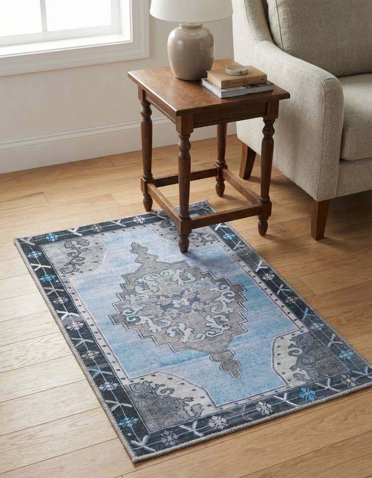 Detail image of 2' x 3' Timeless Rug