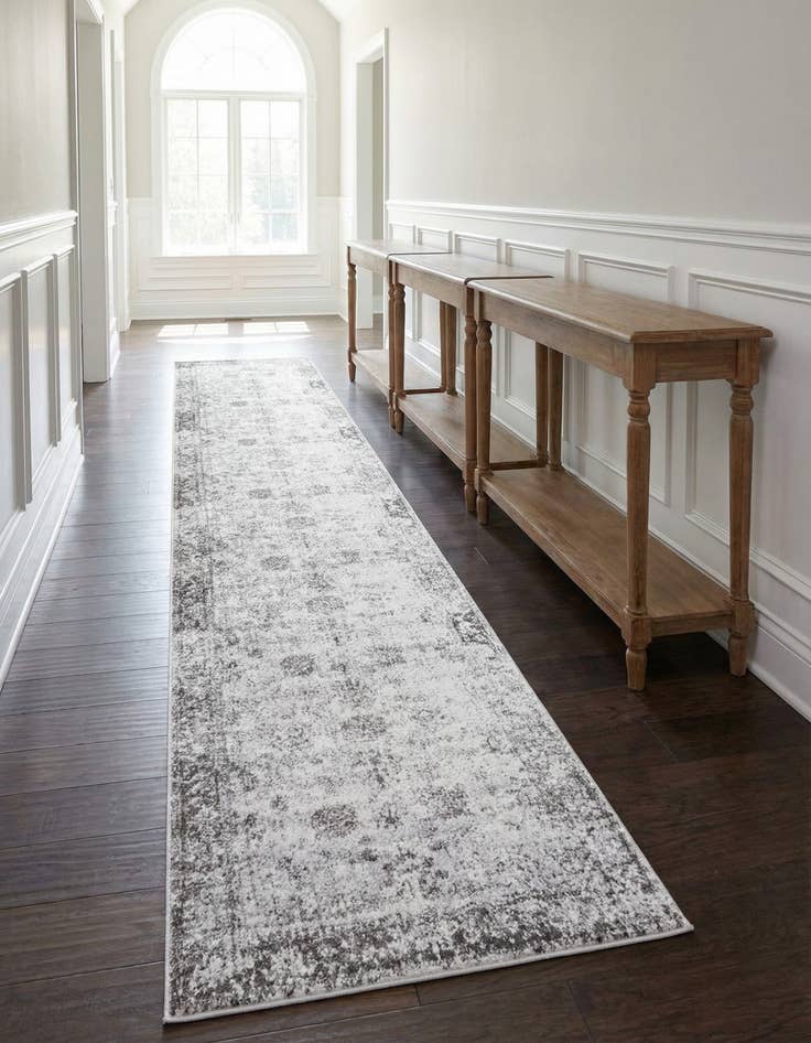 Detail image of 3' 3 x 16' 5 Monaco Runner Rug