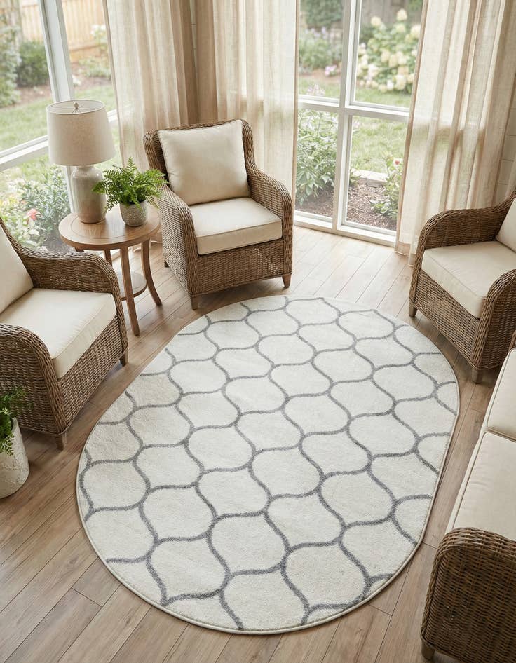 Detail image of 7' 10 x 10' Lattice Frieze Oval Rug