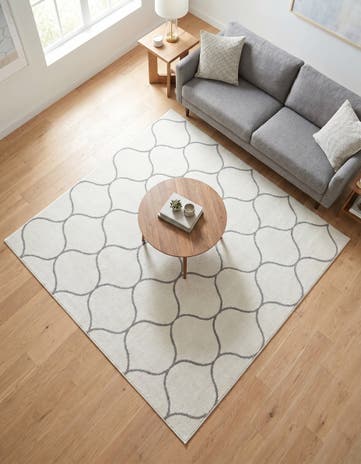 7' x 7' Lattice Frieze Square Rug
