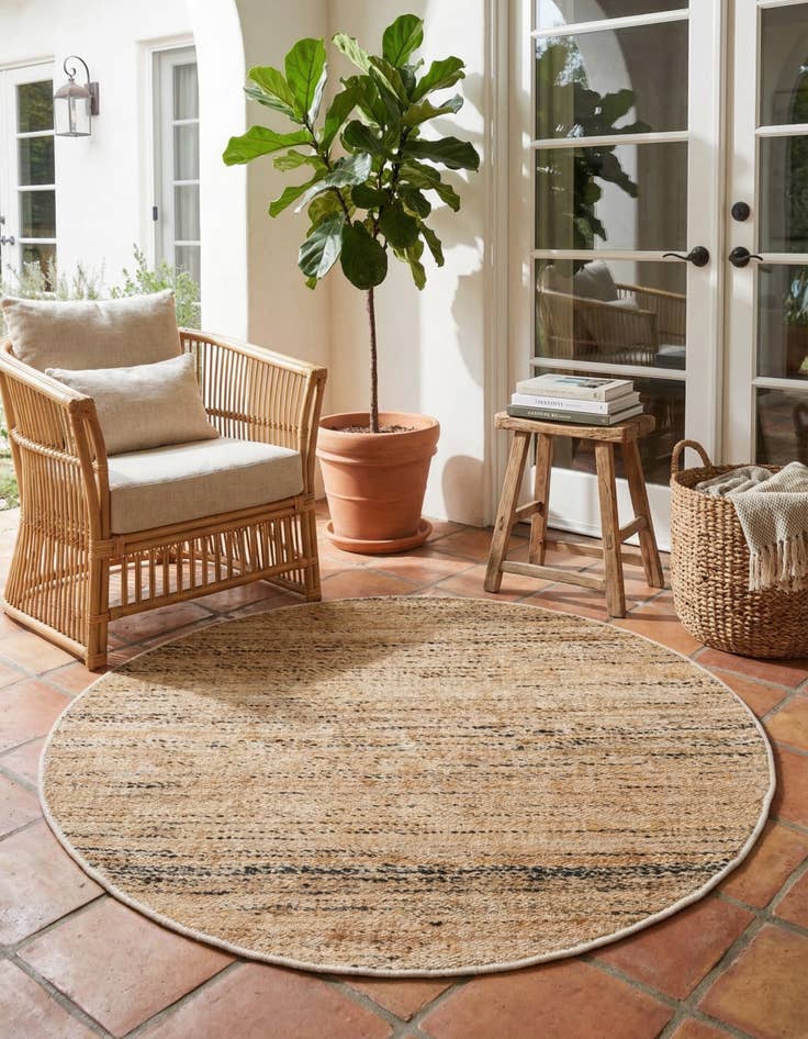 Detail image of 4' 1 x 4' 1  Hand Woven Palm Beach Jute Round Rug