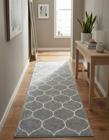 2' x 6' Lattice Frieze Runner Rug