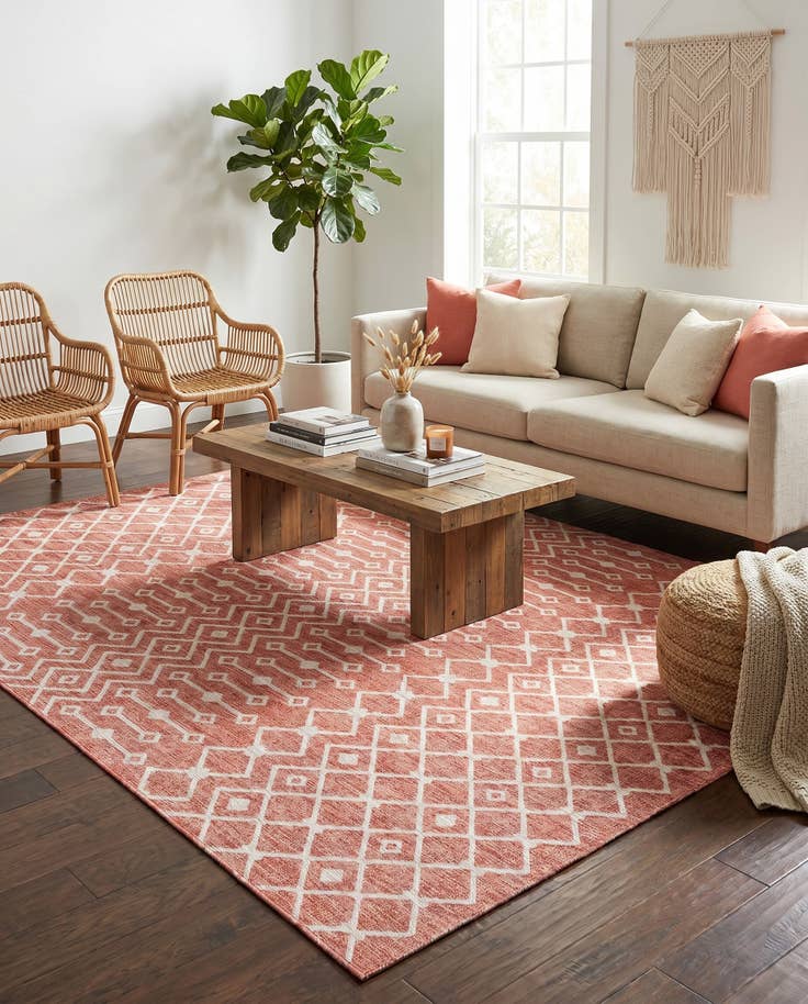 Detail image of 7' 10 x 11' Easy-Clean Lattice Indoor / Outdoor Rug