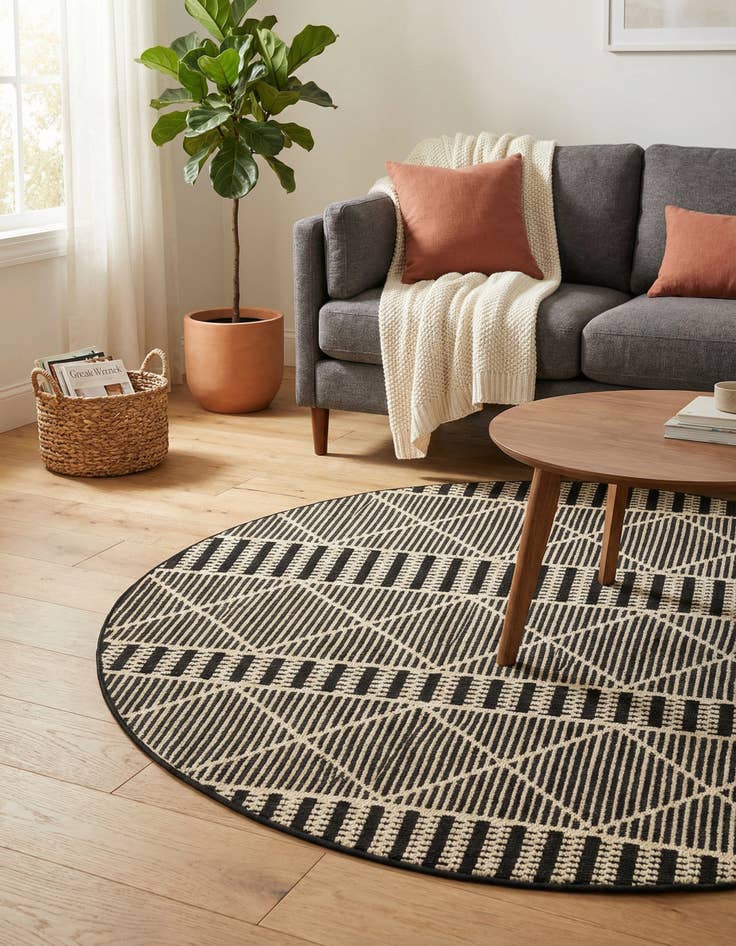 Detail image of 5' 3 x 5' 3 Washable Lattice Indoor / Outdoor Round Rug