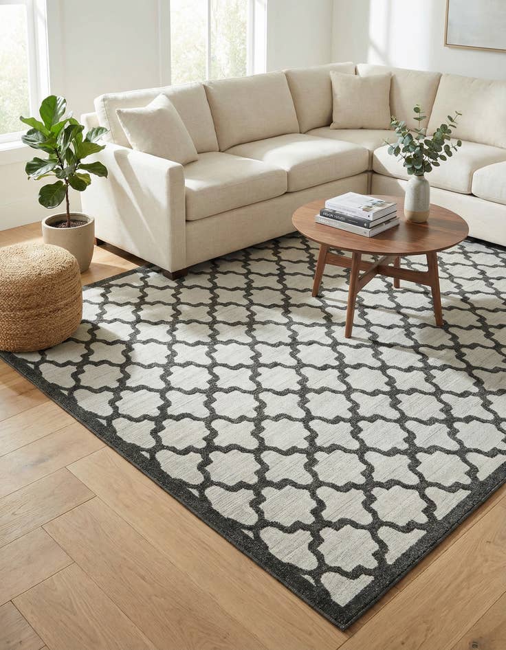 Detail image of 8' x 10' Washable Lattice Indoor / Outdoor Rug