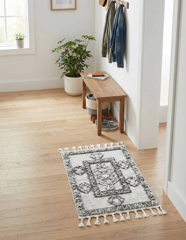 Detail image of 2' x 3' 2 Cherokee Rug