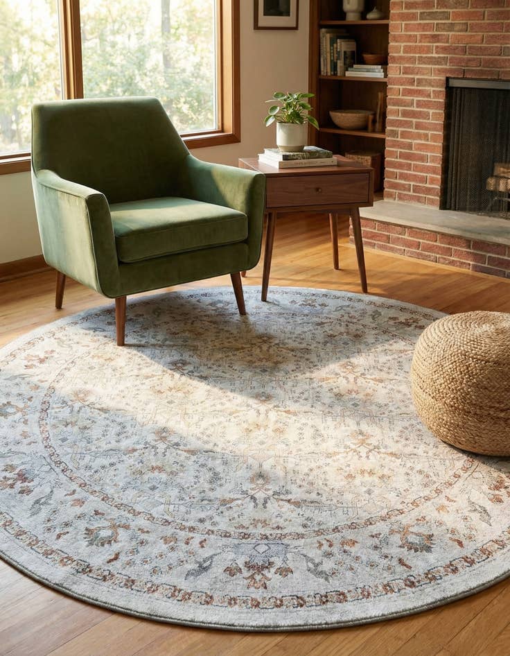 Detail image of 7' 10 x 7' 10 Washable Timeless Round Rug