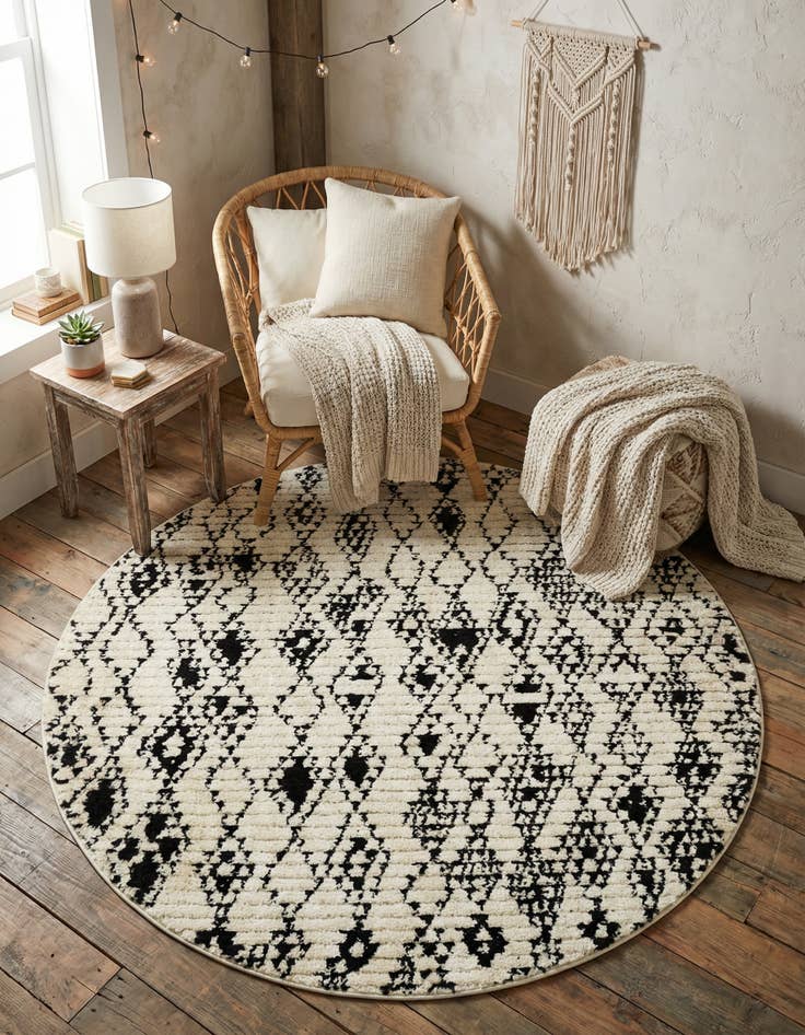 Detail image of 4' x 4' Morocco Round Rug