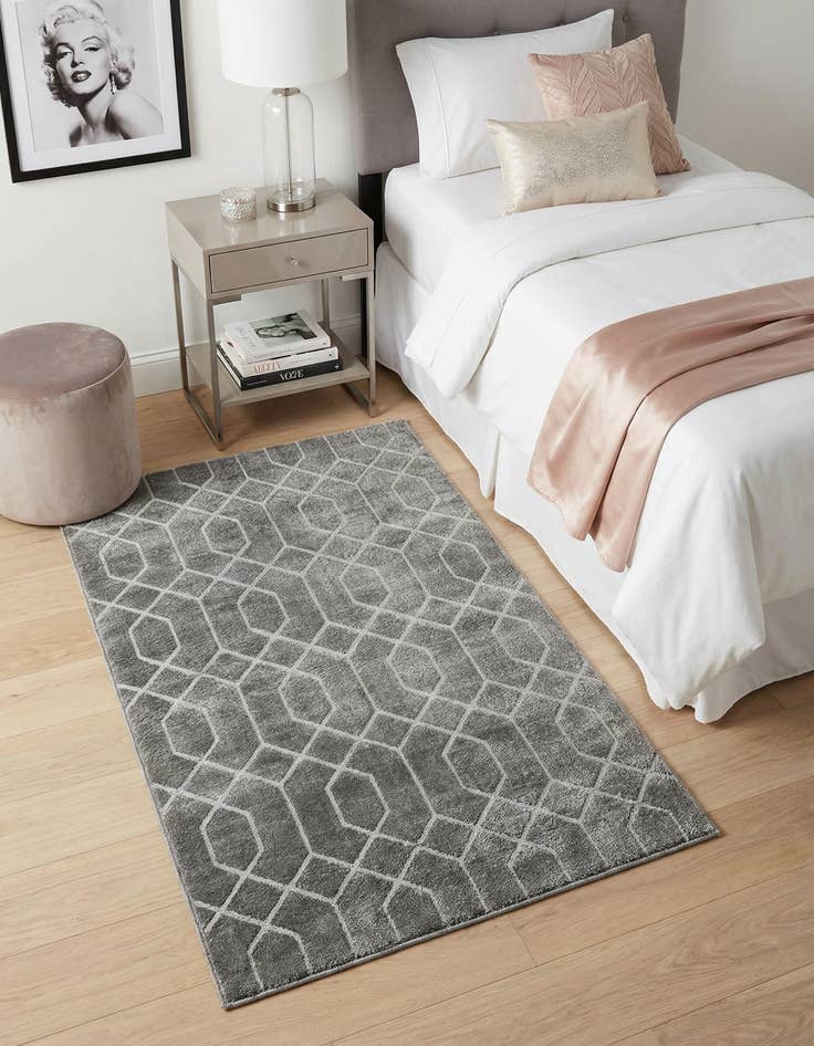 Detail image of 3' x 5' 3 Marilyn Monroe&trade; Glam Trellis Rug