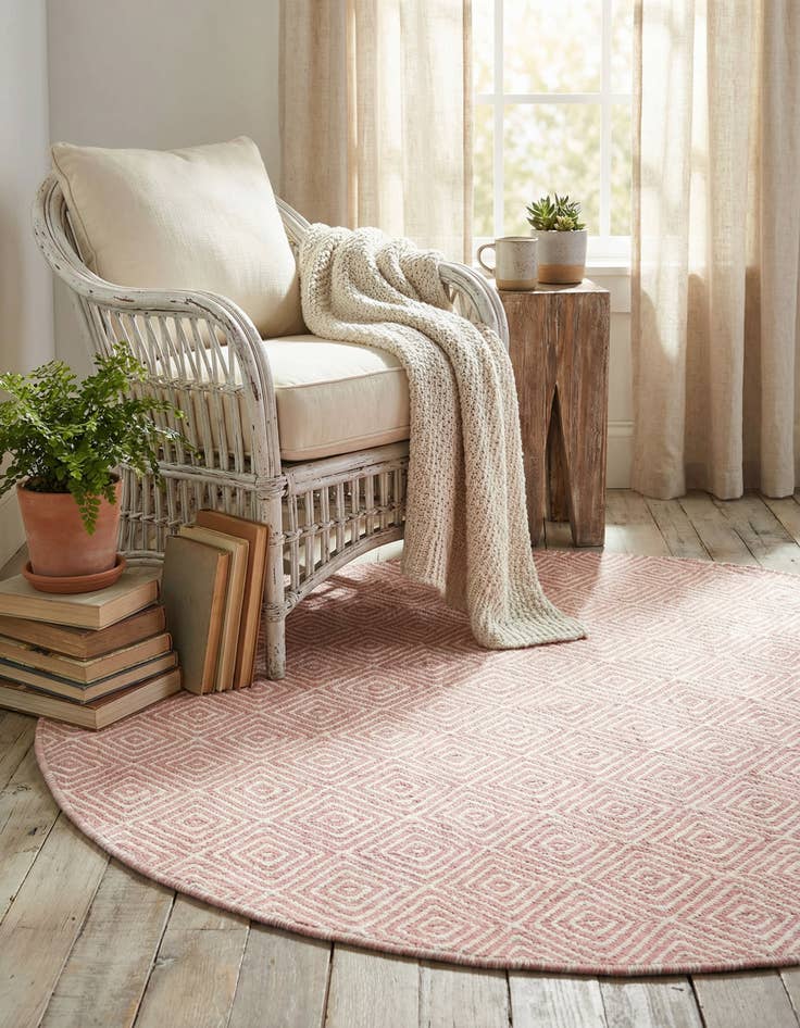 Detail image of 4' 1 x 4' 1  Hand Woven Geo Trellis Flatweave Round Rug