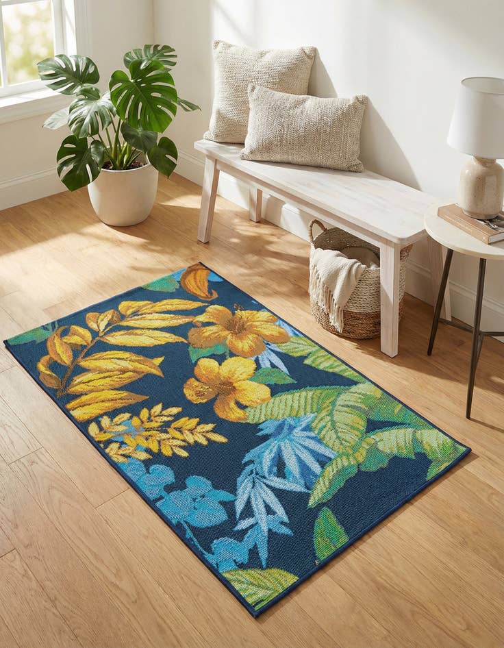 Detail image of 2' x 3'  Washable Botanical Indoor / Outdoor Rug