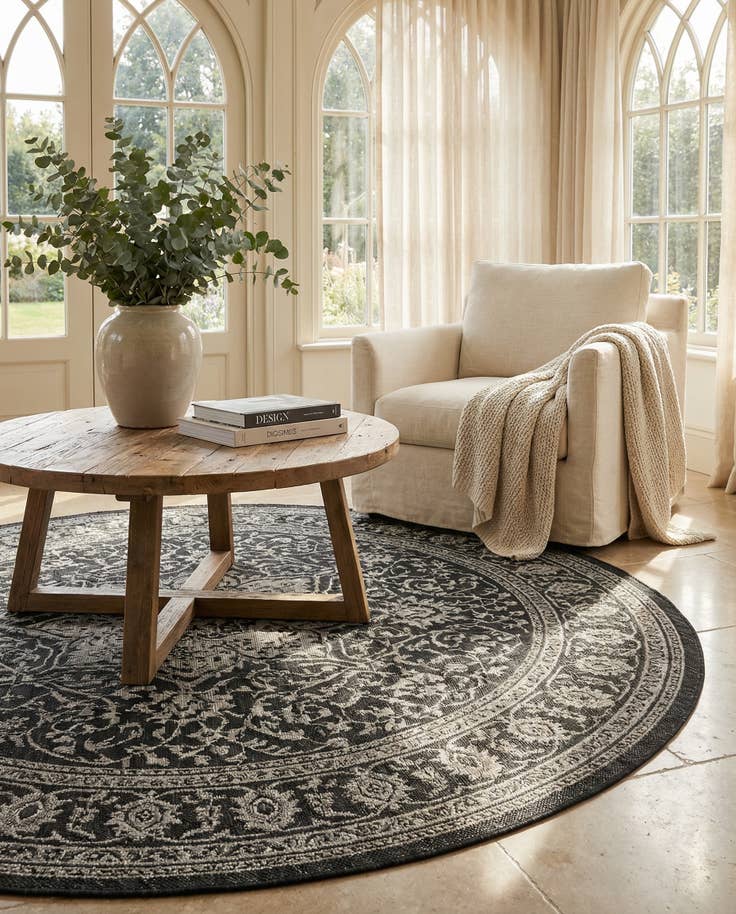 Detail image of 7' x 7' Easy-Clean Jill Zarin Indoor / Outdoor Round Rug